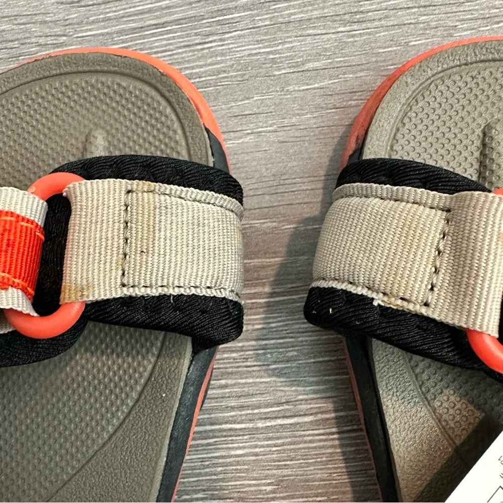 NWT. Old Navy Kids Sandals - Size 13